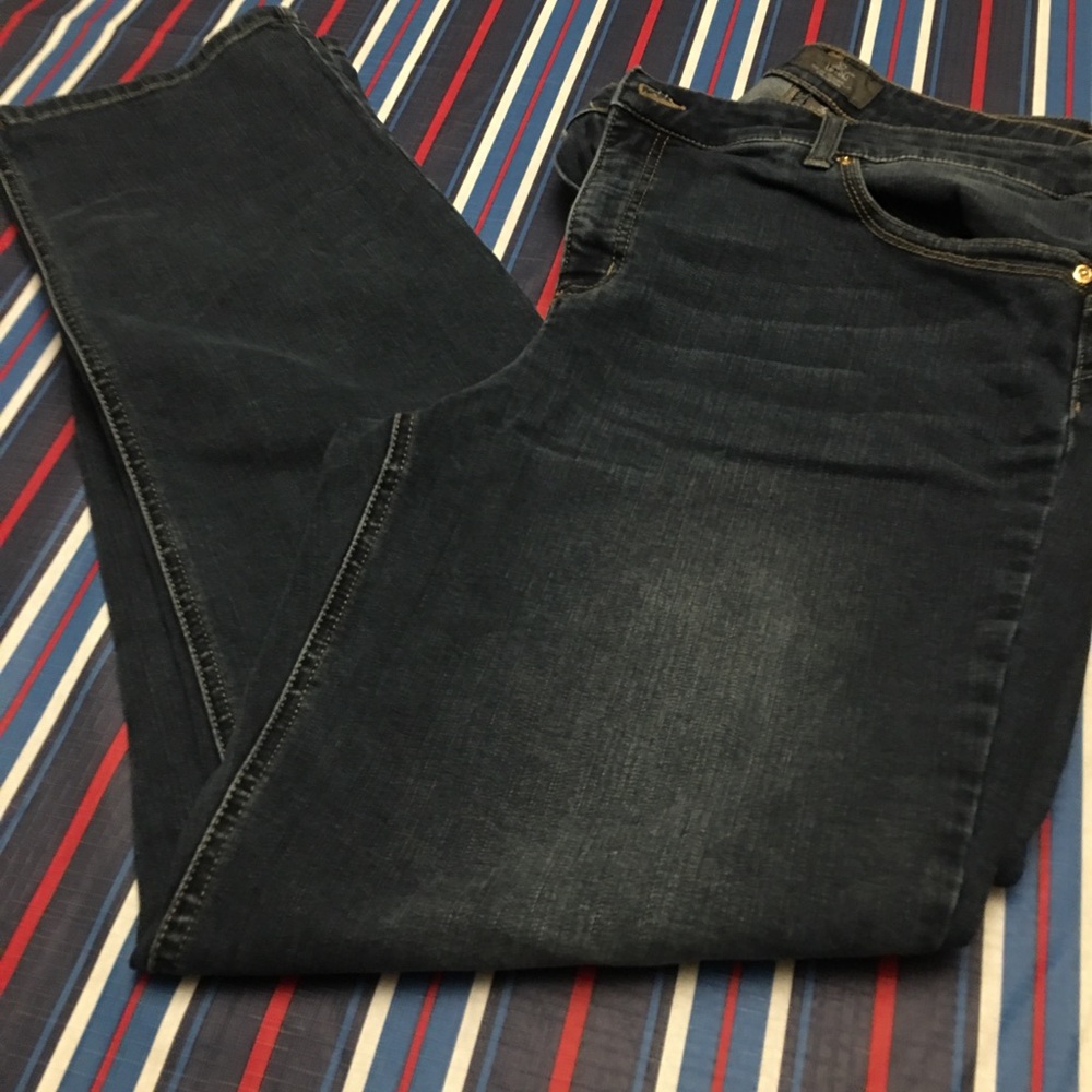 Chico’s sz 3 so lifting  straight leg jeans